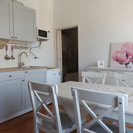 Iris Apartment