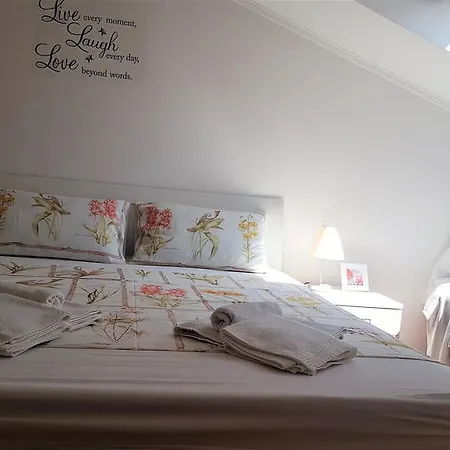 Iris Apartment